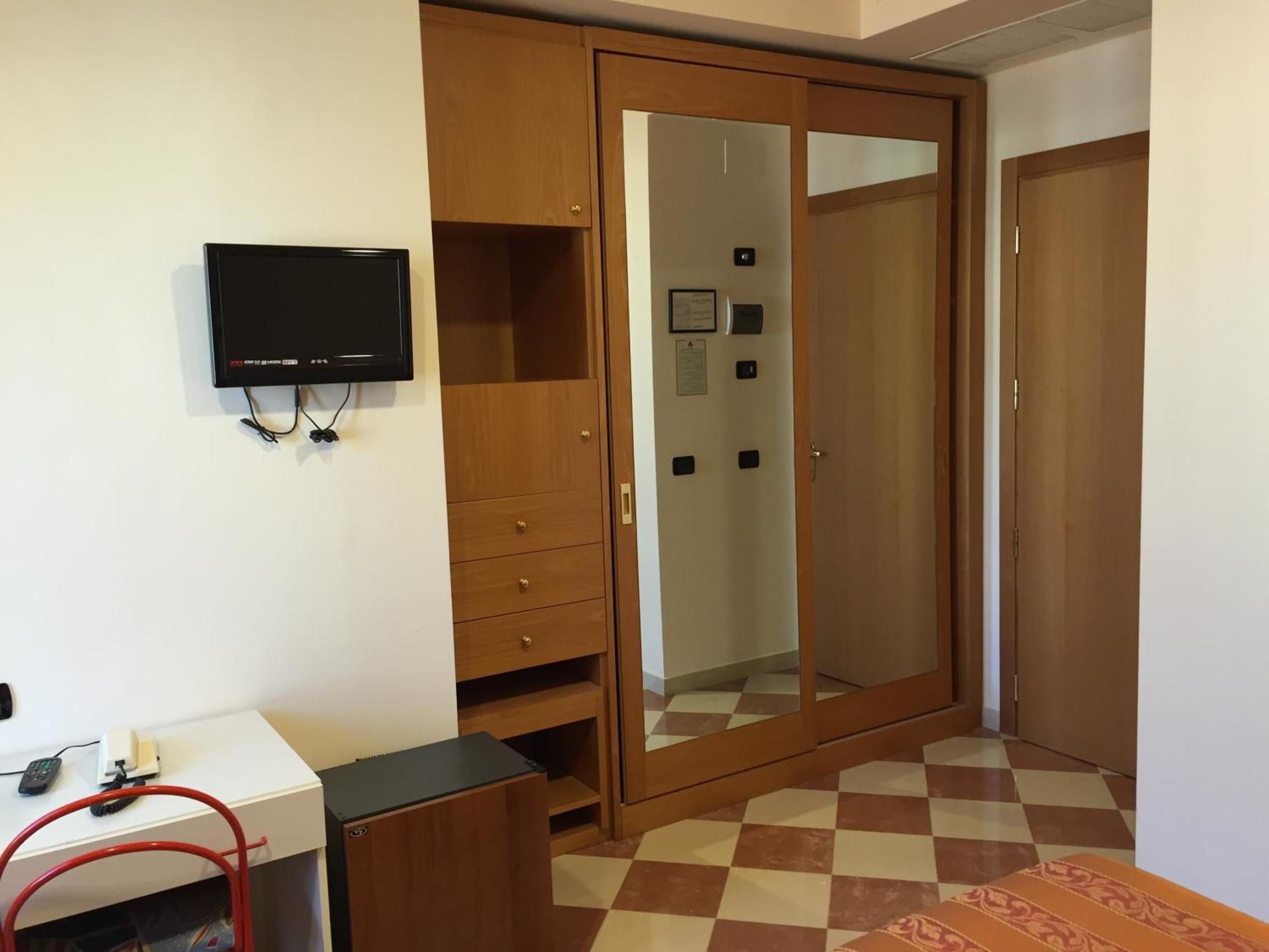 Hotel Fiorella 세니갈리아 객실 사진