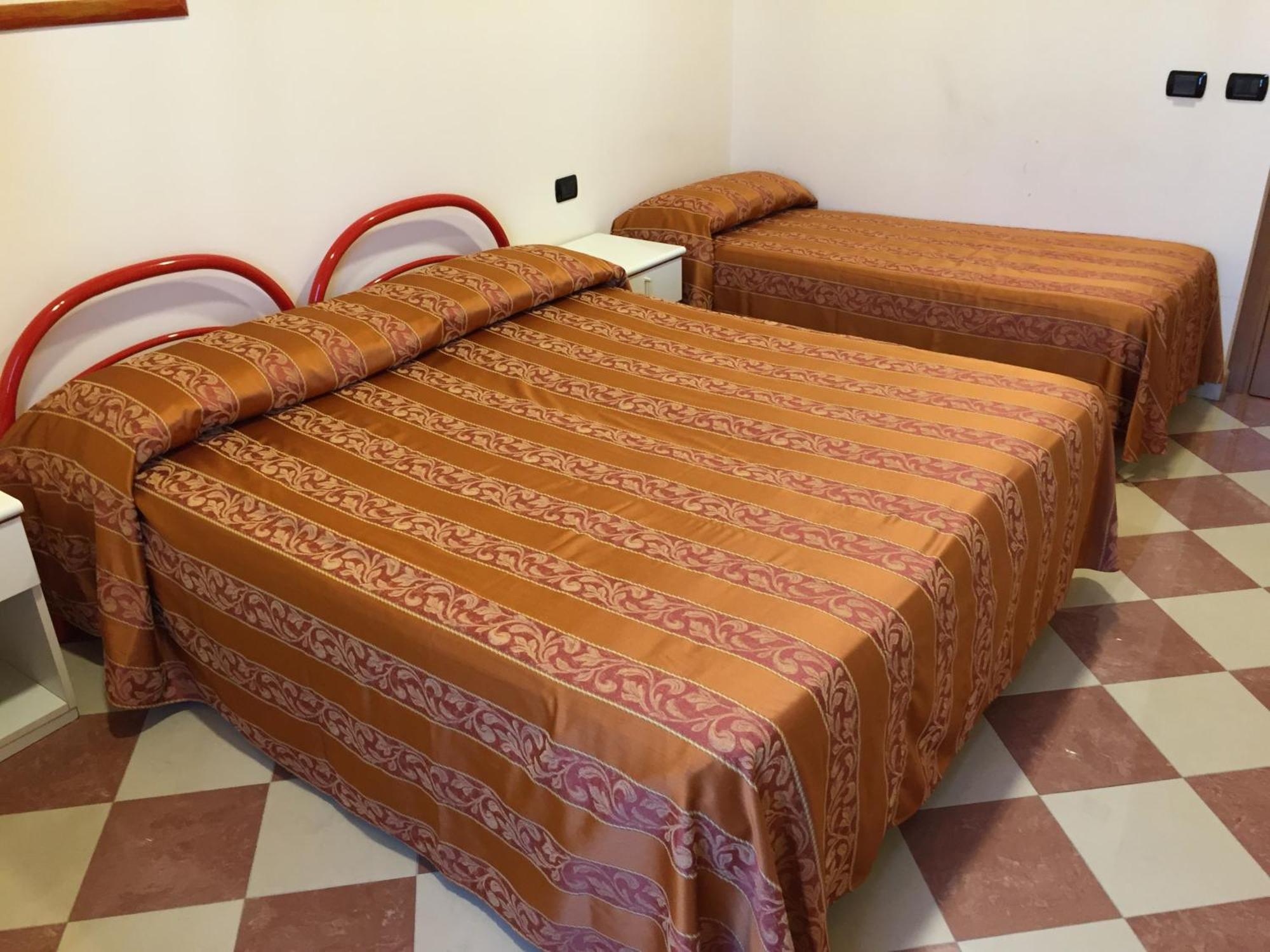 Hotel Fiorella 세니갈리아 객실 사진