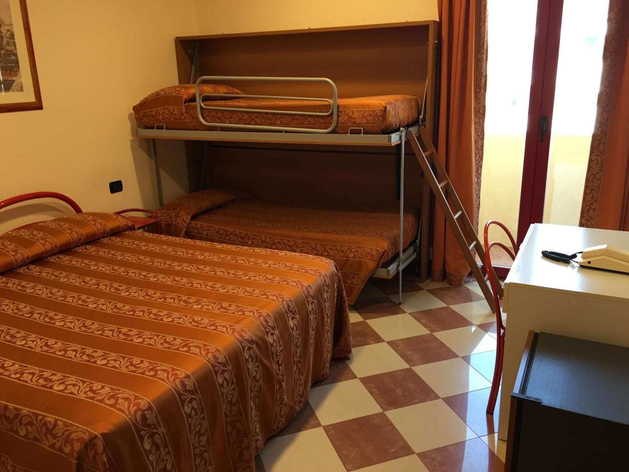 Hotel Fiorella 세니갈리아 객실 사진