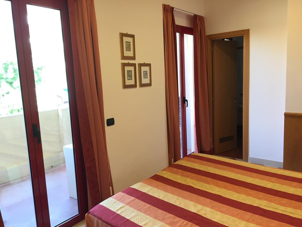 Hotel Fiorella 세니갈리아 객실 사진