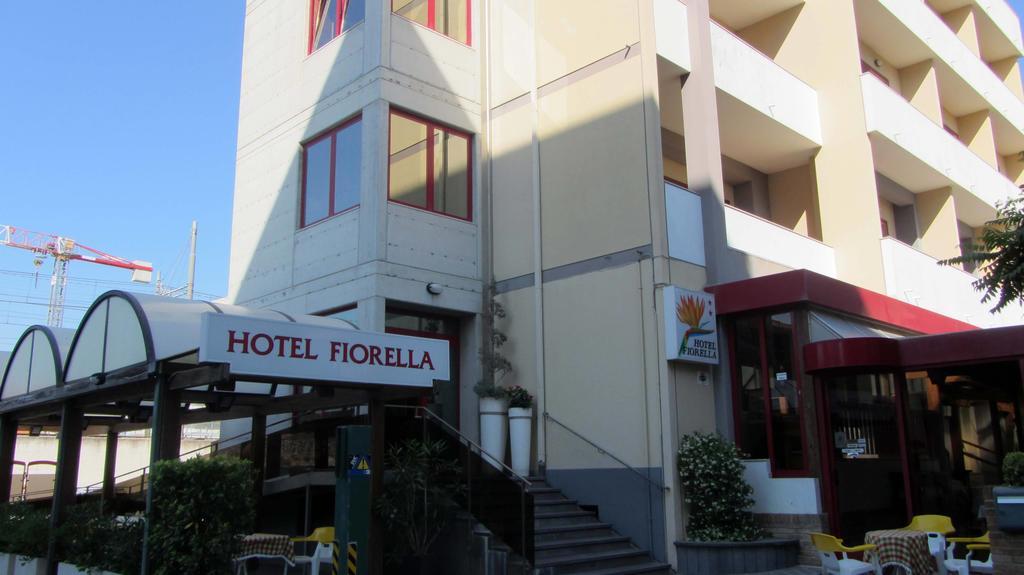 Hotel Fiorella 세니갈리아 외부 사진