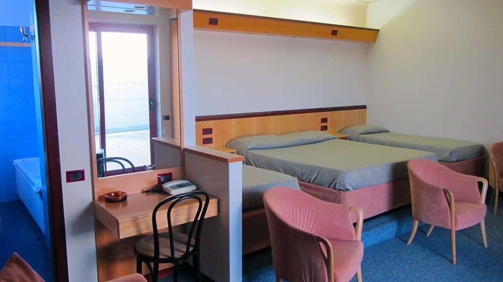 Hotel Fiorella 세니갈리아 외부 사진